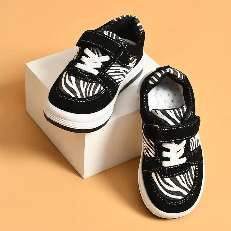 baby clothes clearance wholesale Kid Boy's Velcro Cartoon Pattern  Board Shoes Wholesale