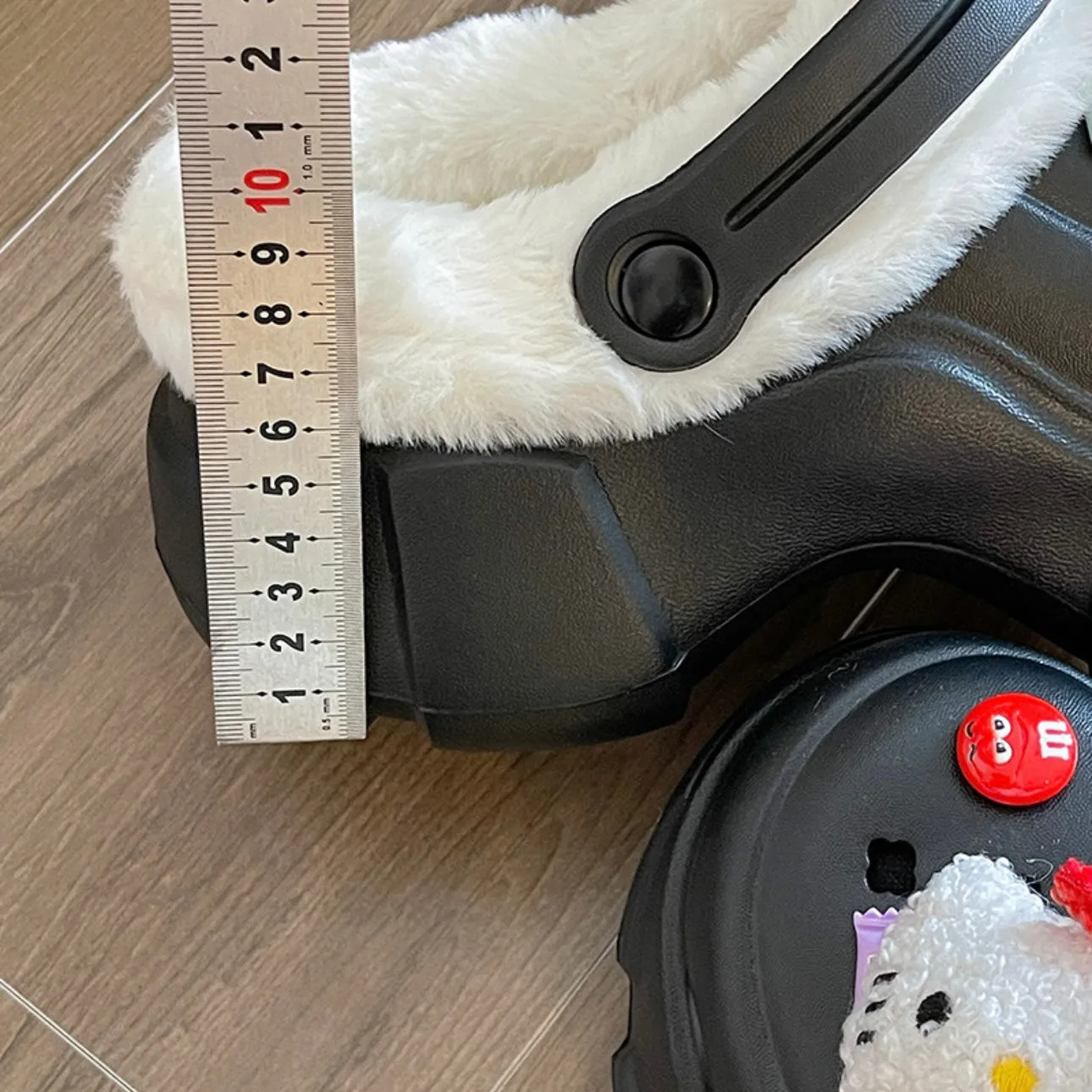 Hellokitty Fur Lined Clogs Waterproof Winter Fuzzy Slippers for Women Indoor Outdoor