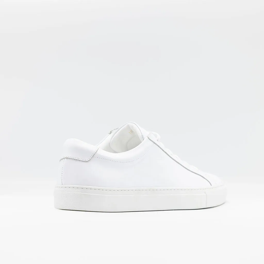 THE CLASSIC SNEAKER