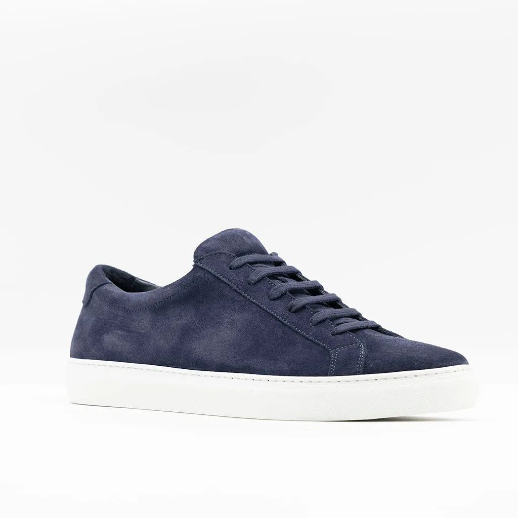 THE CLASSIC SNEAKER