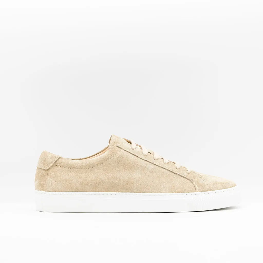 THE CLASSIC SNEAKER