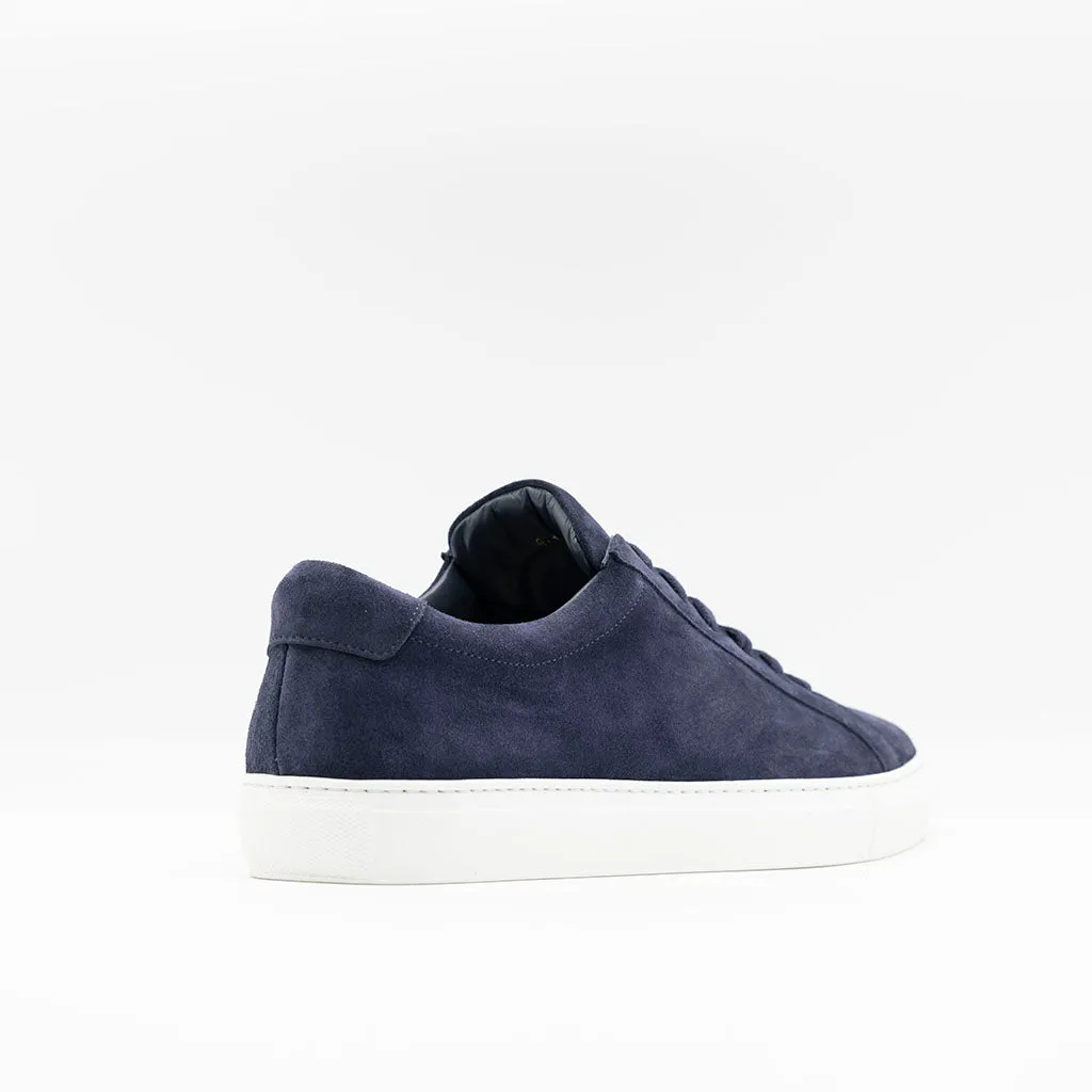 THE CLASSIC SNEAKER