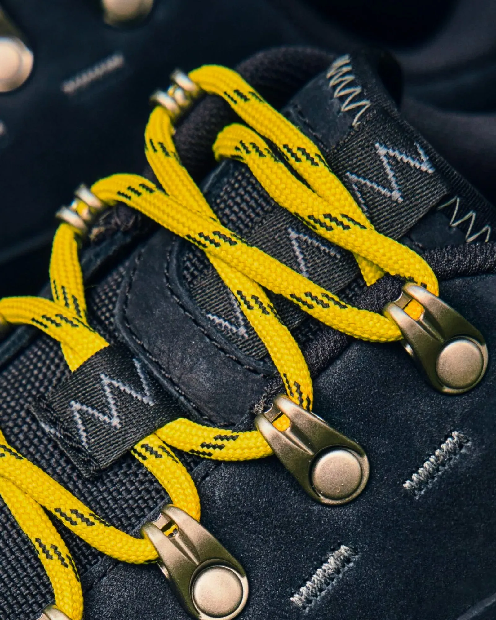 Tor Summit Black / Black Running Shoes